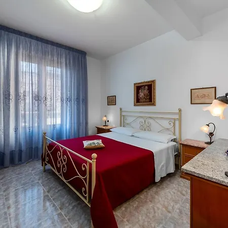 I Tre Golfi - A 300 Mt Dal Mare Apartment