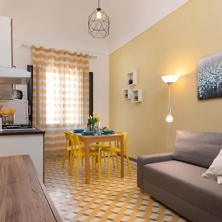 I Tre Golfi - A 300 Mt Dal Mare Apartment *